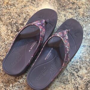 ALEGRIA by PG LITE RECOVER ME TECHNOLOGY FLIP FLOPS WOMENS 41 or size 10